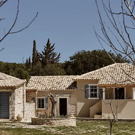 Alkis Farm And Holiday home Gyri