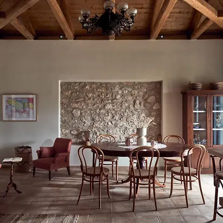 Alkis Farm And Holiday home Gyri