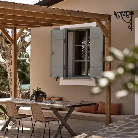 Alkis Farm And Holiday home