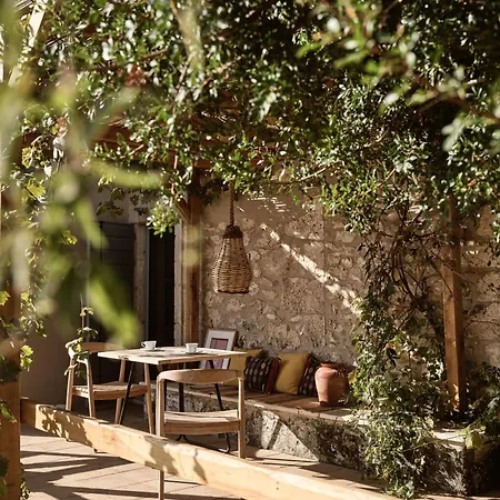 Alkis Farm And Holiday home *