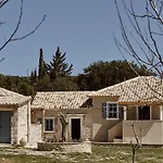 Alkis Farm And 펜션 Yírion