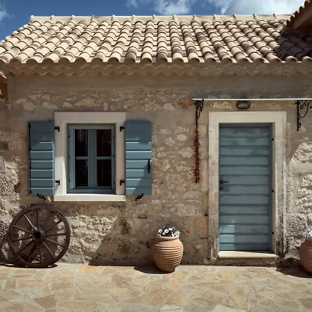 Alkis Farm And Holiday home Gyri